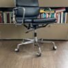 2 Vitra Eames EA 217, chroom, zwart leder