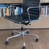 Vitra Eames EA 117, aluminium, zwart leder - Afbeelding 2