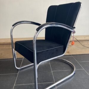 2 Gispen 412 fauteuils, chroom, nieuwe zwarte ribstof