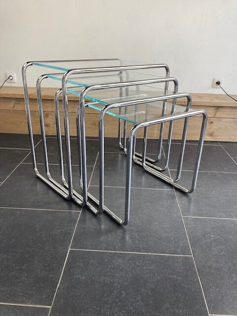 Set van 4 Thonet B9 bijzettafels