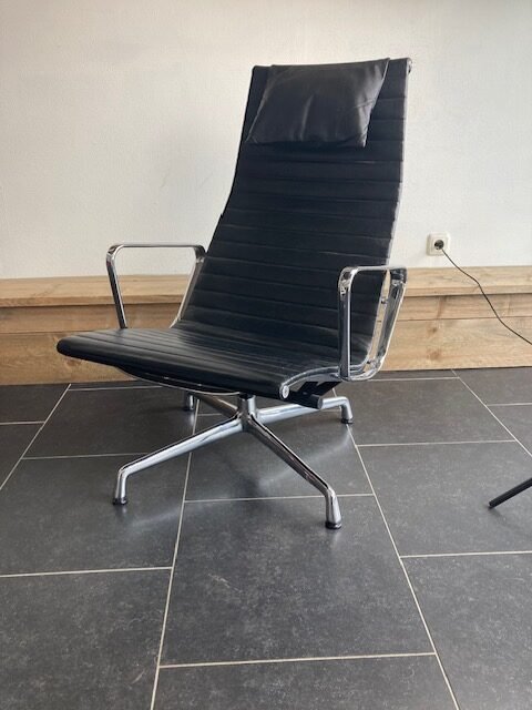 Vitra Eames EA 124 fauteuil , chroom, zwart leer