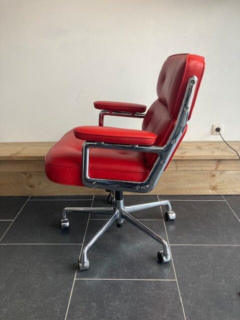 Vitra Eames ES Lobby Chair bureaustoel, chroom, rood leder - Afbeelding 4
