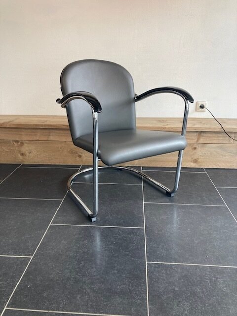Gispen 414 fauteuil, chroom, donkergrijs leder
