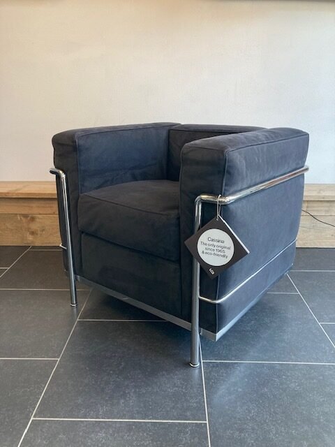 Cassina LC2 fauteuil, chroom, antraciet suede