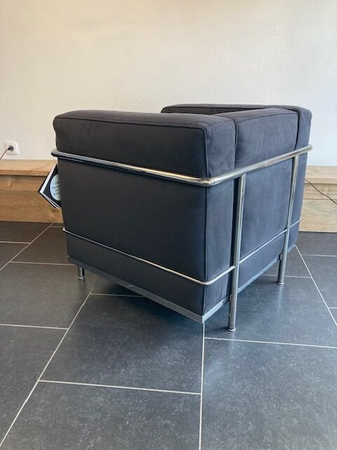 Cassina LC2 fauteuil, chroom, antraciet suede - Afbeelding 3