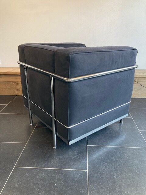 Cassina LC2 fauteuil, chroom, antraciet suede - Afbeelding 4