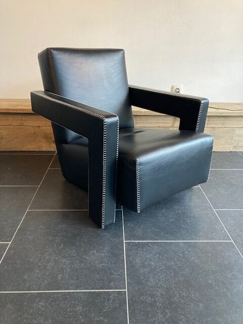Cassina Utrecht fauteuil , zwart leer, Gerrit Rietveld - Afbeelding 3