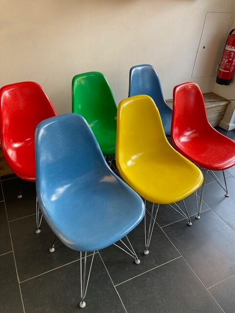 6 Vitra Eames DSR fiberglass stoelen - Afbeelding 2