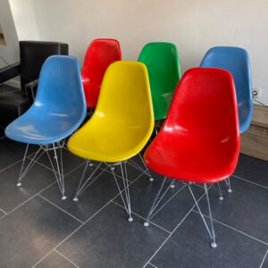 6 Vitra Eames DSR fiberglass stoelen