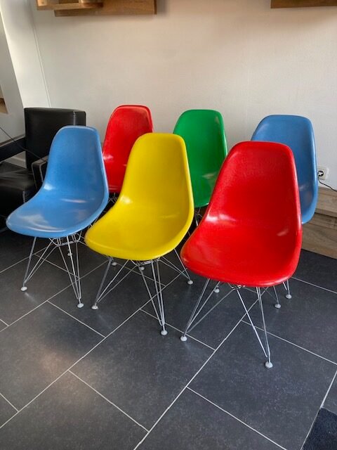 6 Vitra Eames DSR fiberglass stoelen