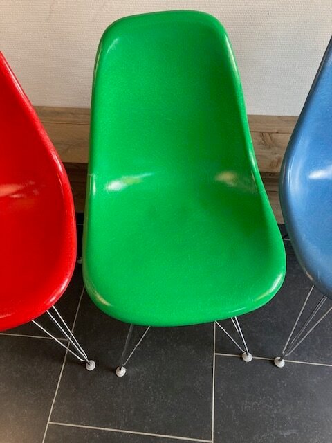 6 Vitra Eames DSR fiberglass stoelen - Afbeelding 7