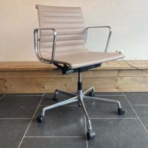 Vitra Eames ea 117, aluminium, clay leder, 2024