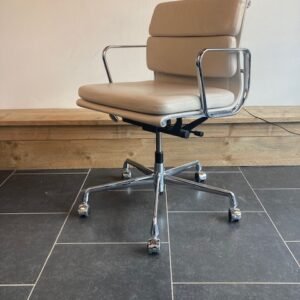 3 Vitra Eames EA 217 bureaustoelen, chroom , Premium leder