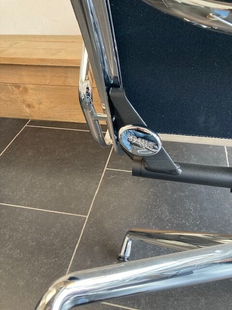 Vitra Eames ea 222 fauteuil, chroom, midden bruin leder - Afbeelding 6