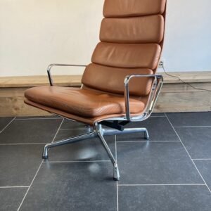 Vitra Eames ea 222 fauteuil, chroom, midden bruin leder