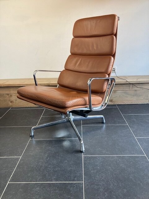 Vitra Eames ea 222 fauteuil, chroom, midden bruin leder
