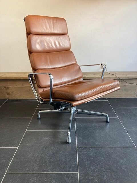 Vitra Eames ea 222 fauteuil, chroom, midden bruin leder - Afbeelding 2