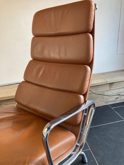 Vitra Eames ea 222 fauteuil, chroom, midden bruin leder - Afbeelding 3