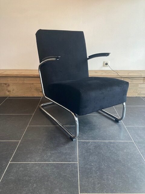 Twee Gispen 405 fauteuils, chroom, nieuwe zwarte ribstof - Afbeelding 2