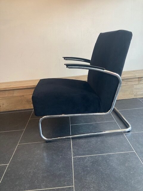 Twee Gispen 405 fauteuils, chroom, nieuwe zwarte ribstof - Afbeelding 3