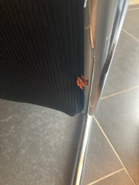 Twee Gispen 405 fauteuils, chroom, nieuwe zwarte ribstof - Afbeelding 5