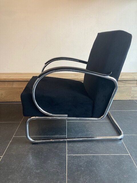 Gispen 407 fauteuil, chroom, nieuwe zwarte ribstof