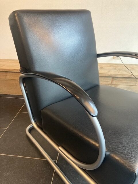 Gispen 407 fauteuil, zijdemat frame, zwart leder - Afbeelding 6