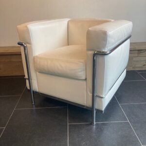 Cassina Le Corbusier LC2 fauteuil, wit leder