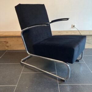 2 Gispen 405 fauteuils, chroom, nieuwe zwarte ribstof