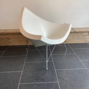Vitra George Nelson Coconut Chair, wit leder