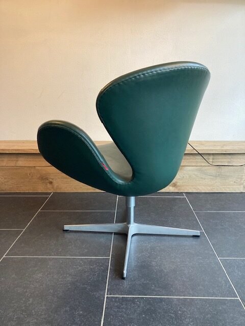 Fritz Hansen , Arne Jacobsen swan Chair, donkergroen leder - Afbeelding 4