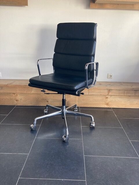 Vitra Eames EA 219 bureaustoel, chroom, zwart leder