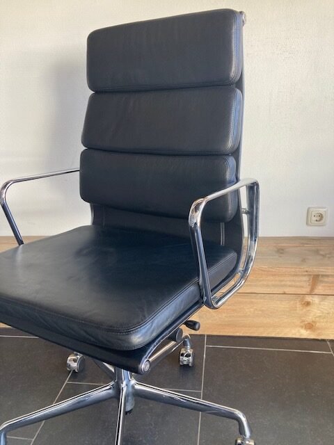Vitra Eames EA 219 bureaustoel, chroom, zwart leder - Afbeelding 3