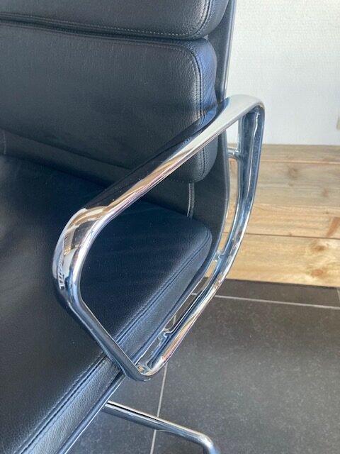Vitra Eames EA 219 bureaustoel, chroom, zwart leder - Afbeelding 4