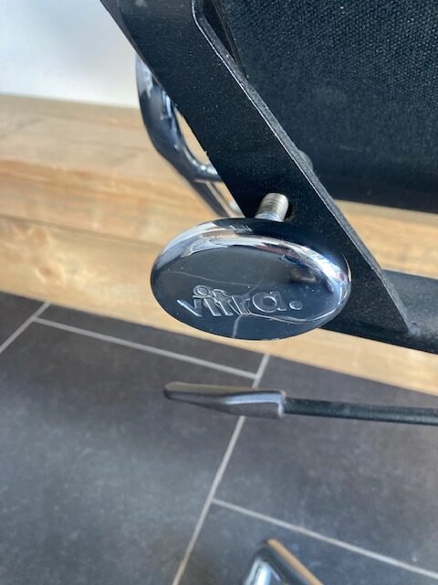 Vitra Eames EA 219 bureaustoel, chroom, zwart leder - Afbeelding 6