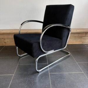 2 Gispen 407 fauteuils, chroom, nieuwe zwarte ribstof