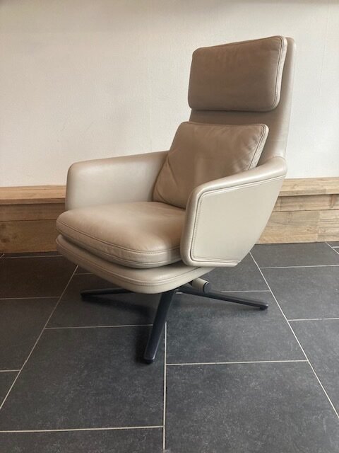 Vitra Grand Relax fauteuil, Premium leder, Clay , 2023