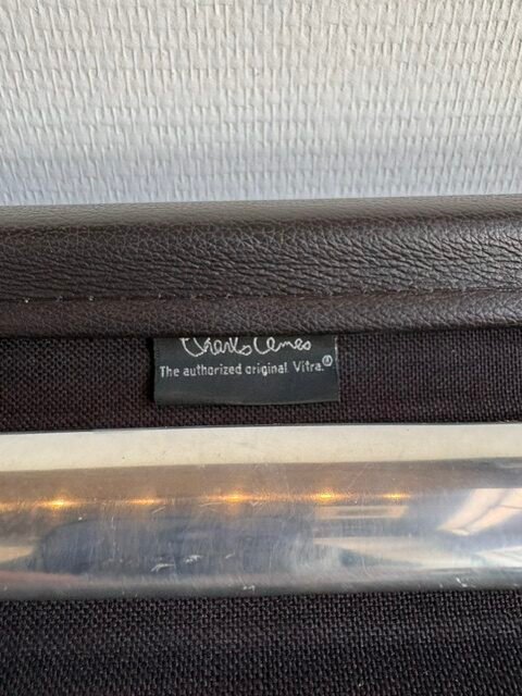 Vitra Eames EA 117 bureaustoel, aluminium, donkerbruin leder - Afbeelding 7