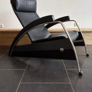 Jean Prouvé D80 Grand Repos fauteuil, zwart leder