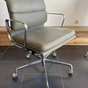 Vitra Eames EA 217 bureaustoel, chrooom zachtgroen leder, 2025