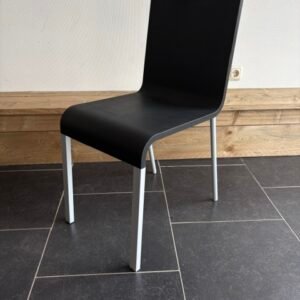 28 Vitra Maarten van Severen 03, zwarte zitting