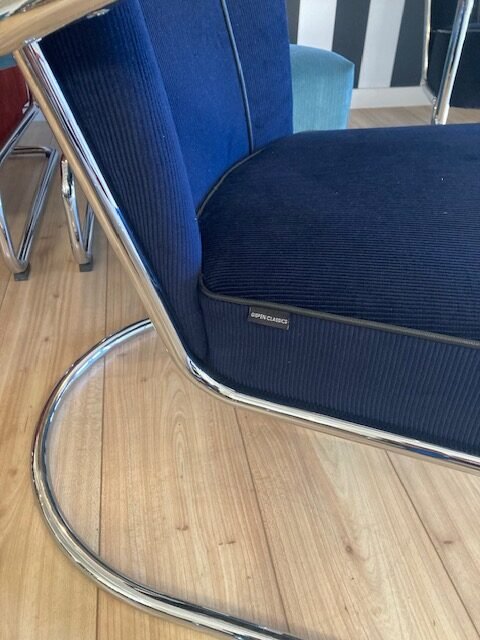 Twee Gispen 412 fauteuils, chroom, nieuwe koningsblauwe ribstof - Afbeelding 5