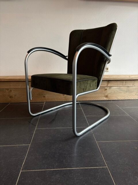 Twee Gispen 412 fauteuils, zijdemat, nieuwe mosgroene ribstof - Afbeelding 2
