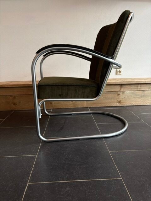 Twee Gispen 412 fauteuils, zijdemat, nieuwe mosgroene ribstof - Afbeelding 3
