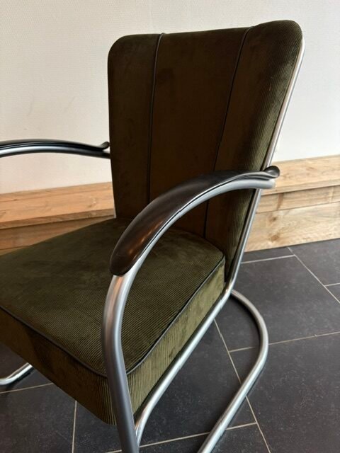 Twee Gispen 412 fauteuils, zijdemat, nieuwe mosgroene ribstof - Afbeelding 5