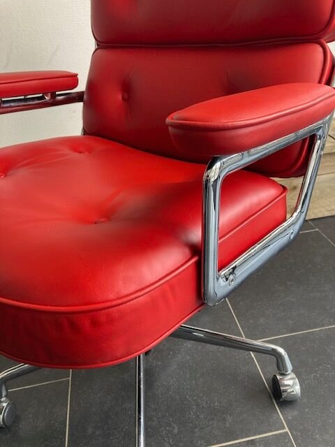 Vitra Eames ES 104 Lobby Chair, chroom, rood leder - Afbeelding 5